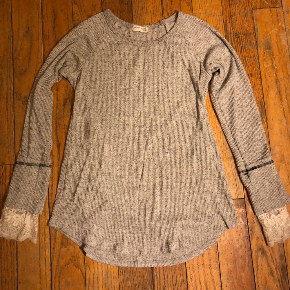 Thermal with lace trim top